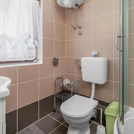 2 Bedroom Cozy In Lejlighed Novi Vinodolski