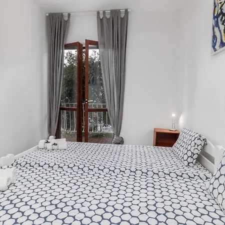 2 Bedroom Cozy In Apartment *