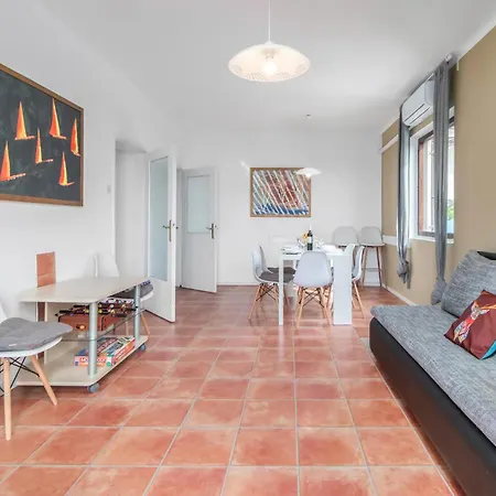 شقة 2 Bedroom Cozy In نوفي فينودولسكي