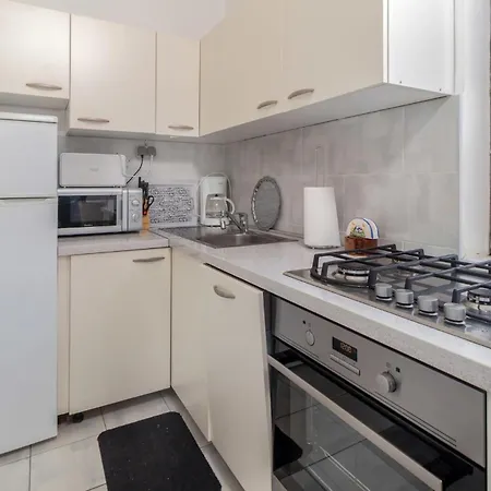 2 Bedroom Cozy In *