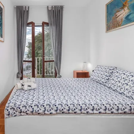 2 Bedroom Cozy In * Novi Vinodolski