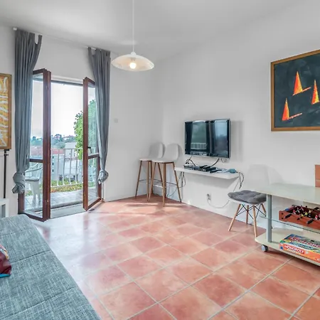 2 Bedroom Cozy In