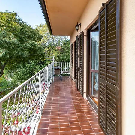 2 Bedroom Beautiful In *